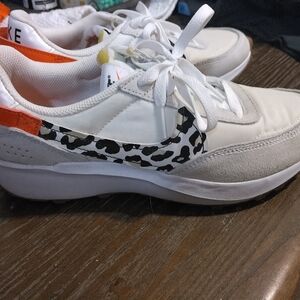 Woman's waffle debut retro leopard Nike running shoes